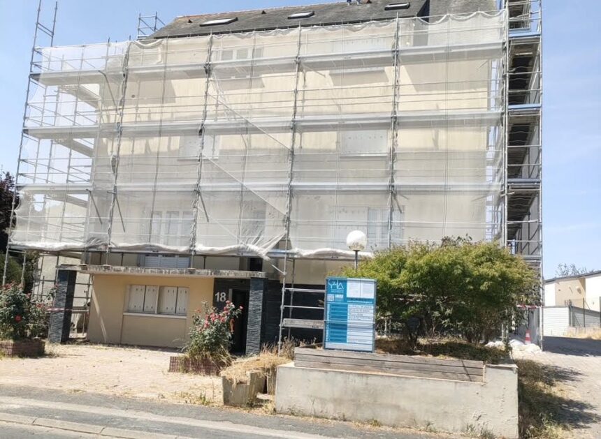 Rénovation complète en isolation extérieure en laine de roche à Saint-Lambert-la-Poterie